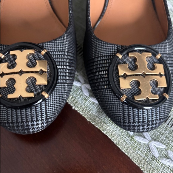 Tory Burch Black Plaid Heels with Gold Logo - Picture 3 of 10